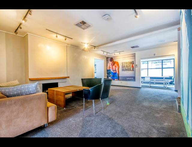 600M² OFFICE FOR SALE IN BRYANSTON